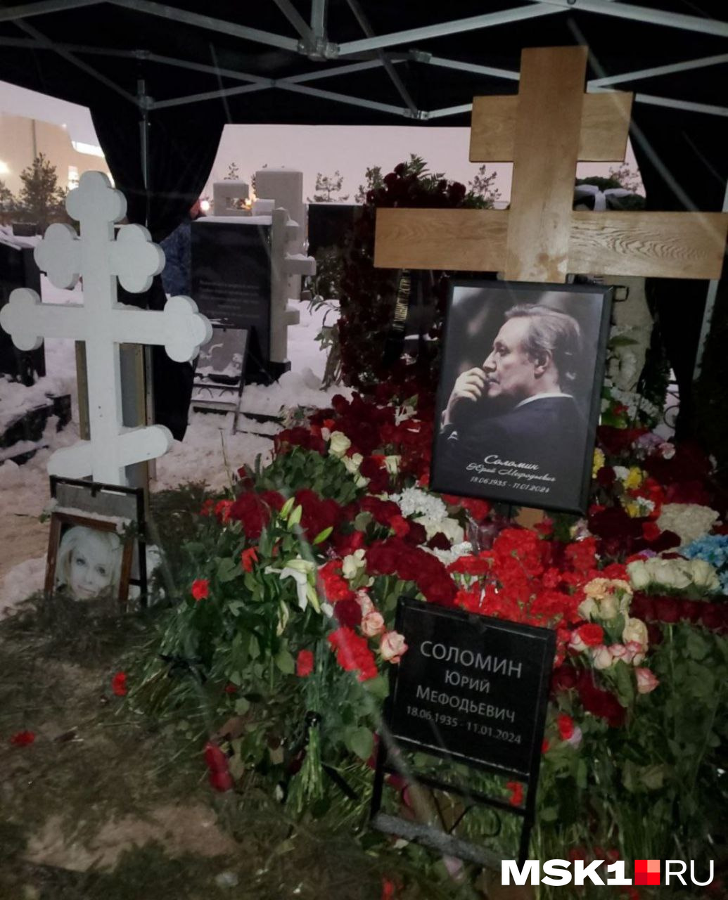 Юрия Соломина похоронили рядом с женой согласно его воле