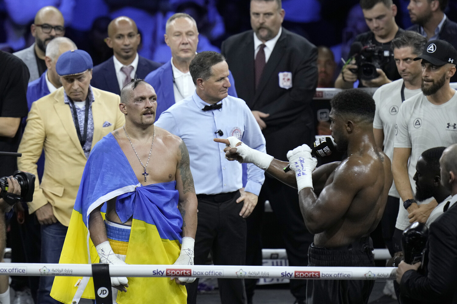 Александр Усик чемпион мира в супертяжелом весе