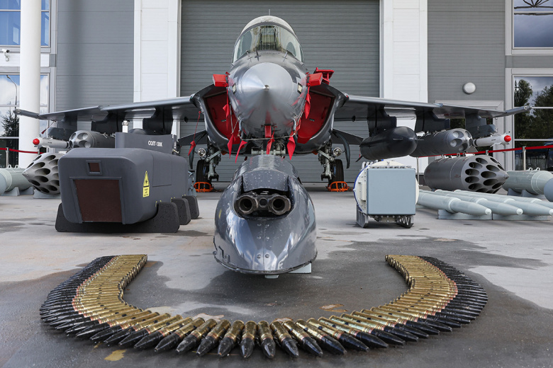 Ростех пообещал показать обновленный самолет Як-130М за рубежом