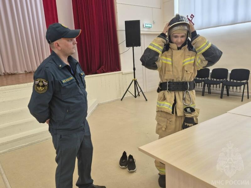 Как не попасть в беду: сотрудники МЧС России рассказывают о правилах безопасности