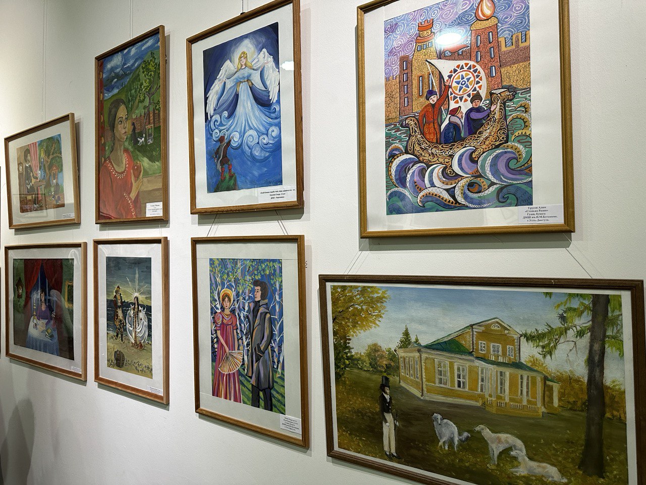 В Картинной галерее Черкесска открылись сразу две выставки творческих работ учащихся детских художественных школ КЧР