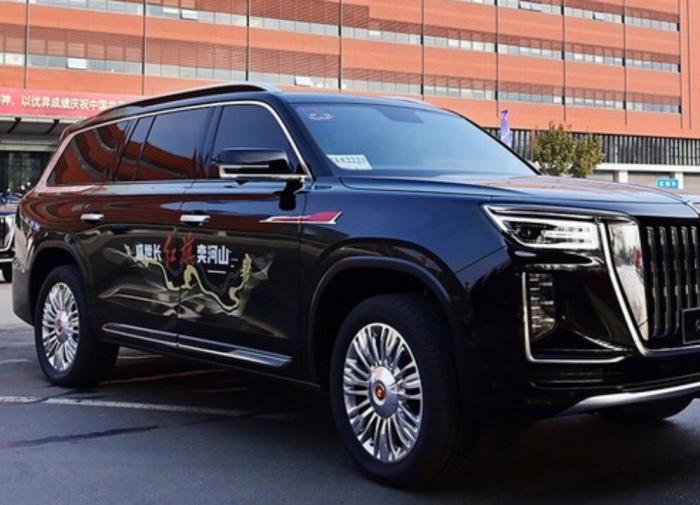 Hongqi начинает продажи четырех моделей в России