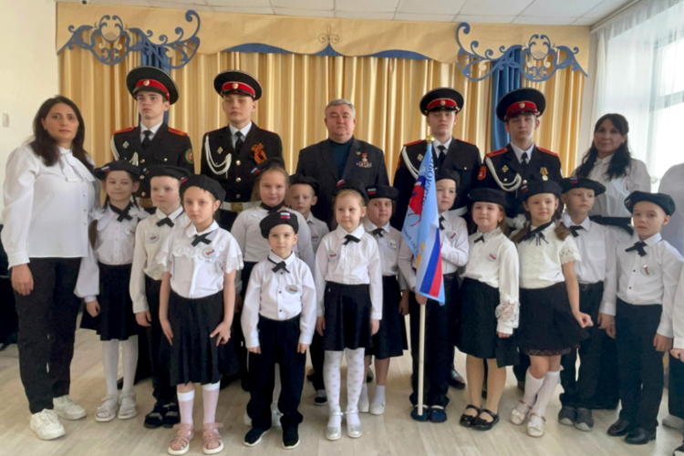 Представители Росгвардии участвуют в патриотических мероприятиях для зауральской молодежи