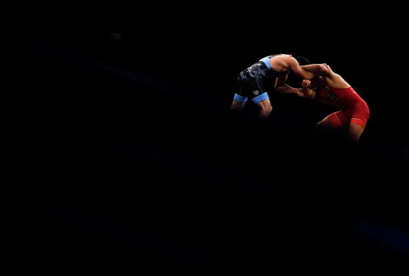 Россиянин Усманов вышел в 1/8 финала чемпионата мира по борьбе в весе до 79 кг