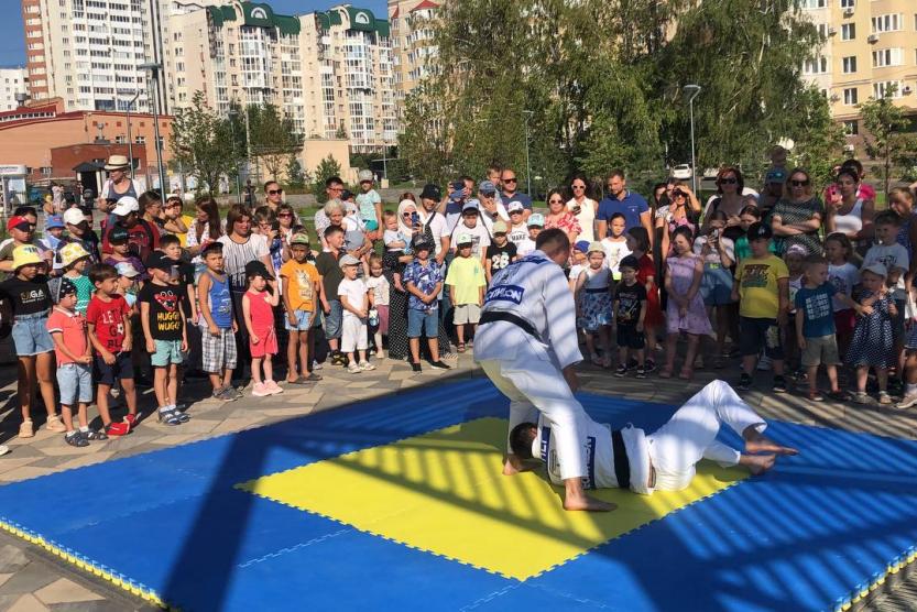 Прошло спортивное мероприятие. Спортивный парк. Уфа мероприятия в парке Кашкадан. Парк Кашкадан Уфа 2022. Сквер выпускников Уфа.