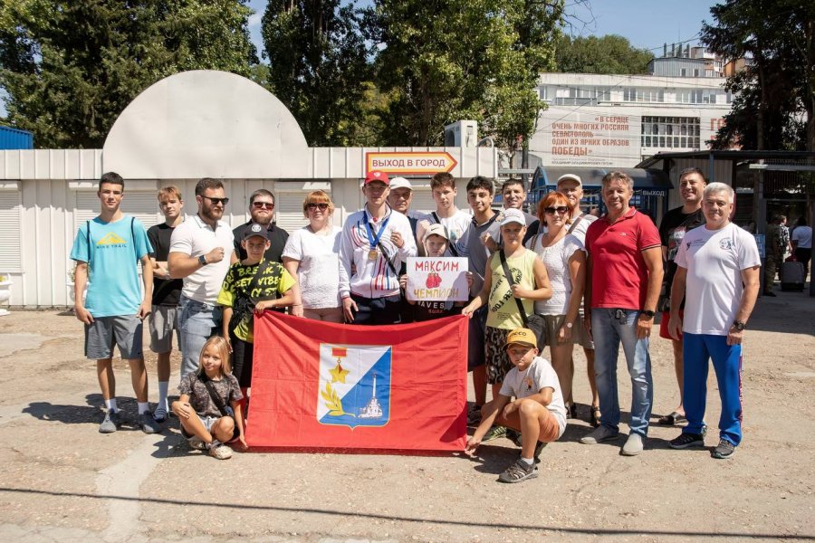 Севастополь встретил победителя первенства Европы по боксу
