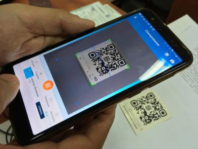 В Степном гость украл 80 тысяч рублей и смартфон, пока вся компания боролась с потопом соседей