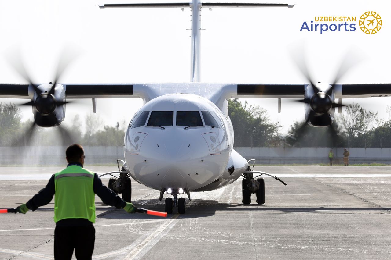 Самолет 3 августа. ATR 72-600 Silk Avia. Самолете «Silk-Avia». Silk Avia Узбекистан. ATR 72-600 самолет silkavia.