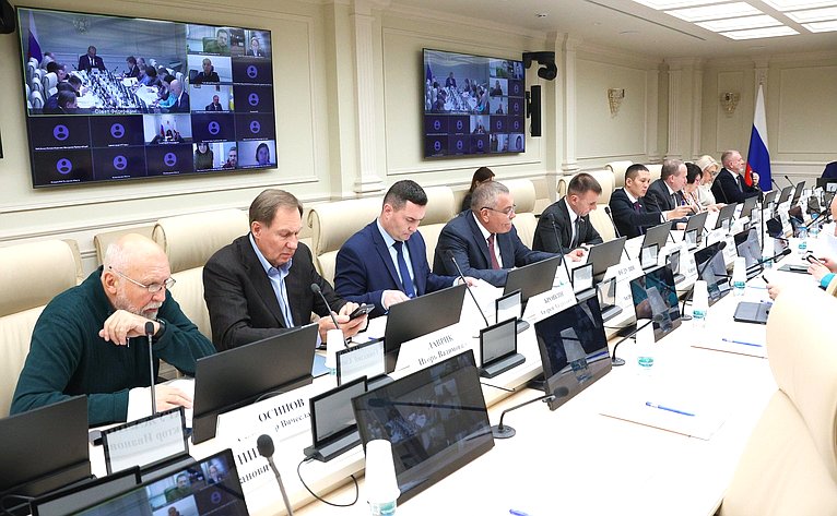 Совещание Комитета Совета Федерации по социальной политике совместно с Комитетом Совета Федерации по экономической политике