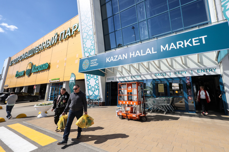 Несколько лет идут разговоры о том, чтобы сделать агропромпарк «Казань» «халяльным» на постоянной основе, пока же площадку «очищают» только на дни проведения форума