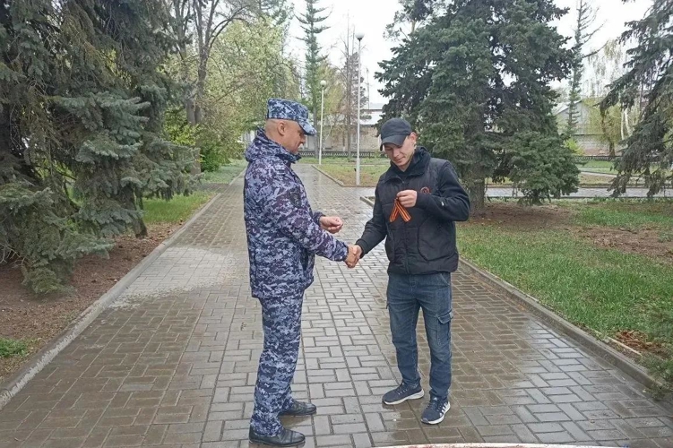 В Оренбургской области росгвардейцы приняли участие в акции «Георгиевская ленточка» 