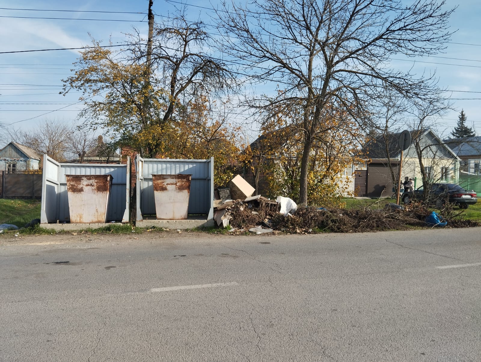 Жительница станицы Полтавской жалуется на беспорядок на контейнерной площадке на Ковтюха