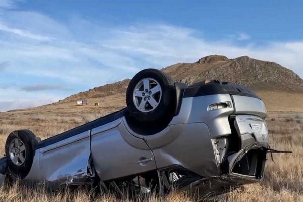 В салоне перевернувшегося авто рядом с погибшим находился ребенок