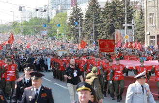По главной улице Челябинска прошел «Бессмертный полк» 