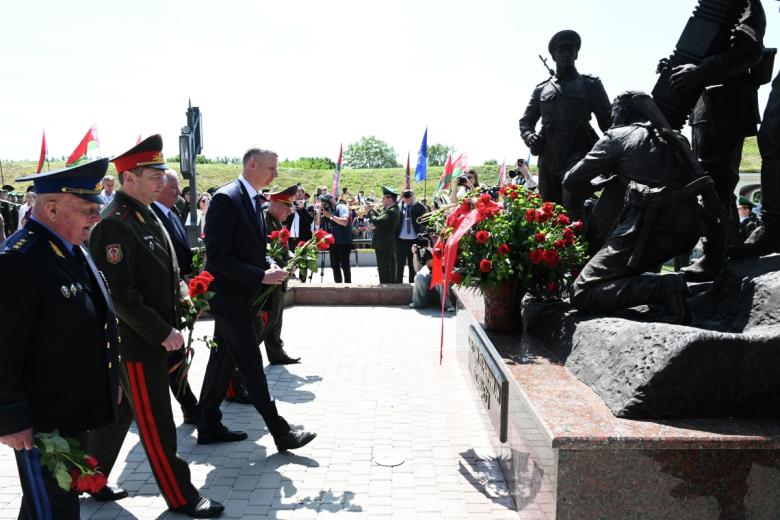 Снесенные в ЕС советские памятники появились в Бресте