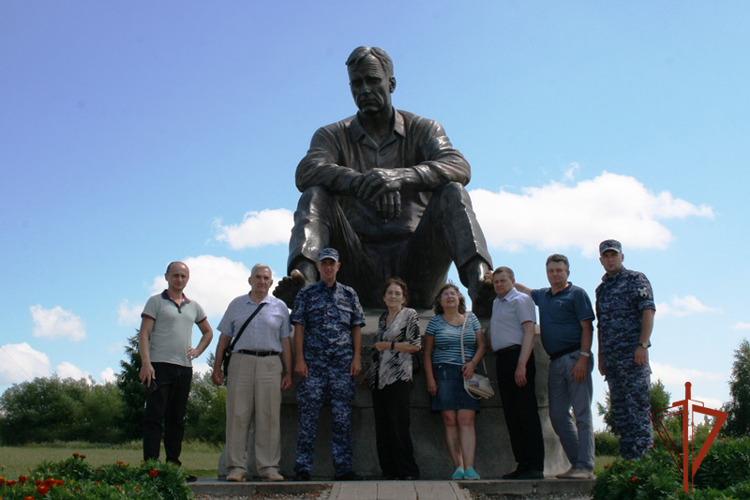 25 июля росгвардейцы Алтайского края вспоминают своего земляка писателя Василия Шукшина