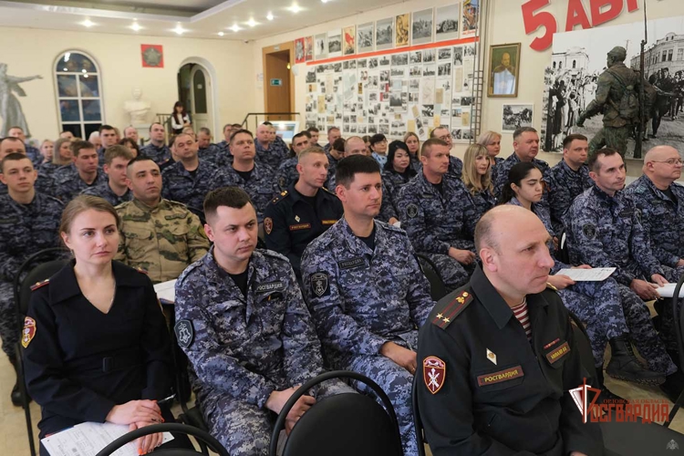В Орле росгвардейцы приняли участие в Международной патриотической акции «Диктант Победы»