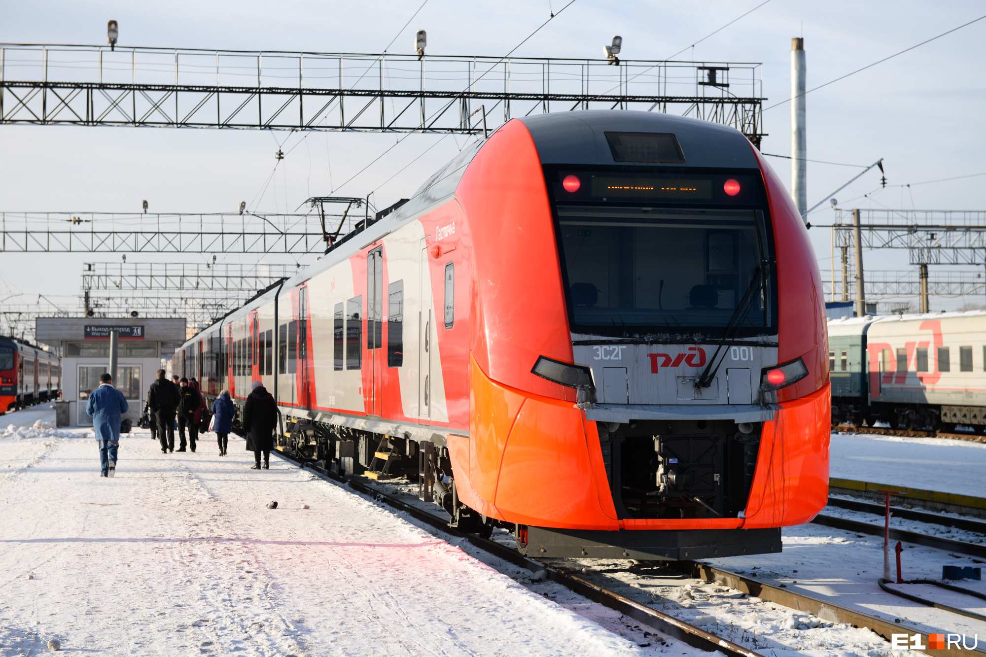 Ласточка екб. Электропоезд Ласточка Екатеринбург. Электропоезд Ласточка -- Тюмень. Поезд Ласточка Екатеринбург Нижний Тагил. Ласточка Екатеринбург Нижний Тагил.