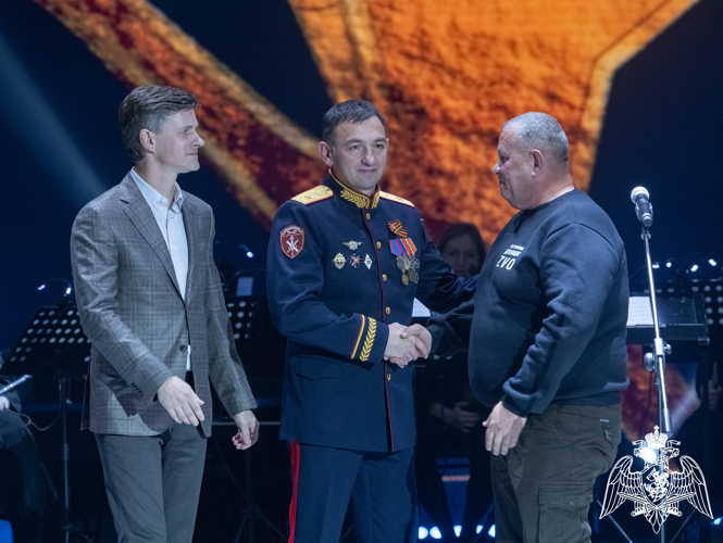 В Калуге начальник регионального управления Росгвардии принял участие в церемонии вручения Всероссийской премии «Поступок»