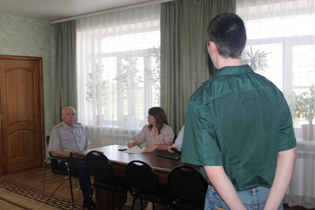  Омский детский омбудсмен проверила условия содержания несовершеннолетних в СИЗО-1