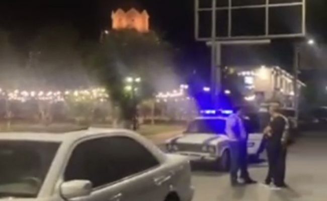 Вооруженные люди ворвались в полицию в ереване. Полиция Армении. Авария в Севастополе вчера. Полиция Армении машины. Армения люди.