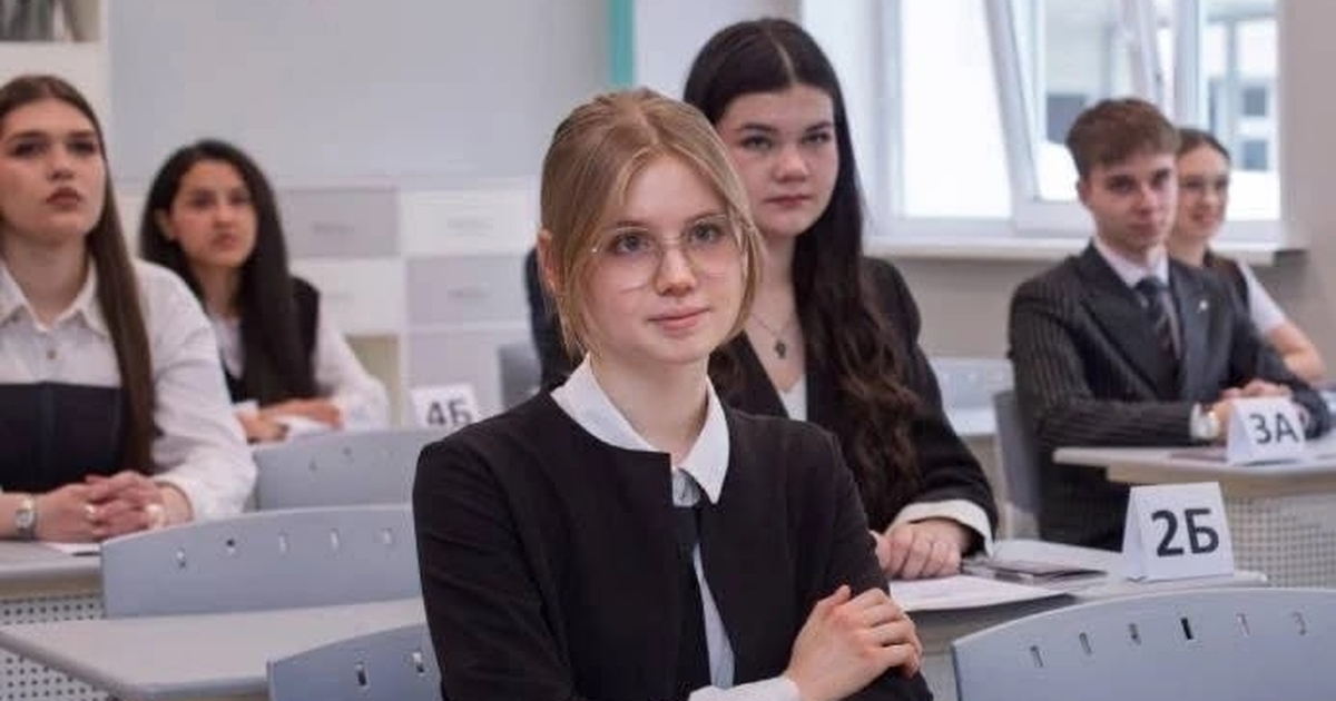 Выпускниками одиннадцатых классов станут более ...