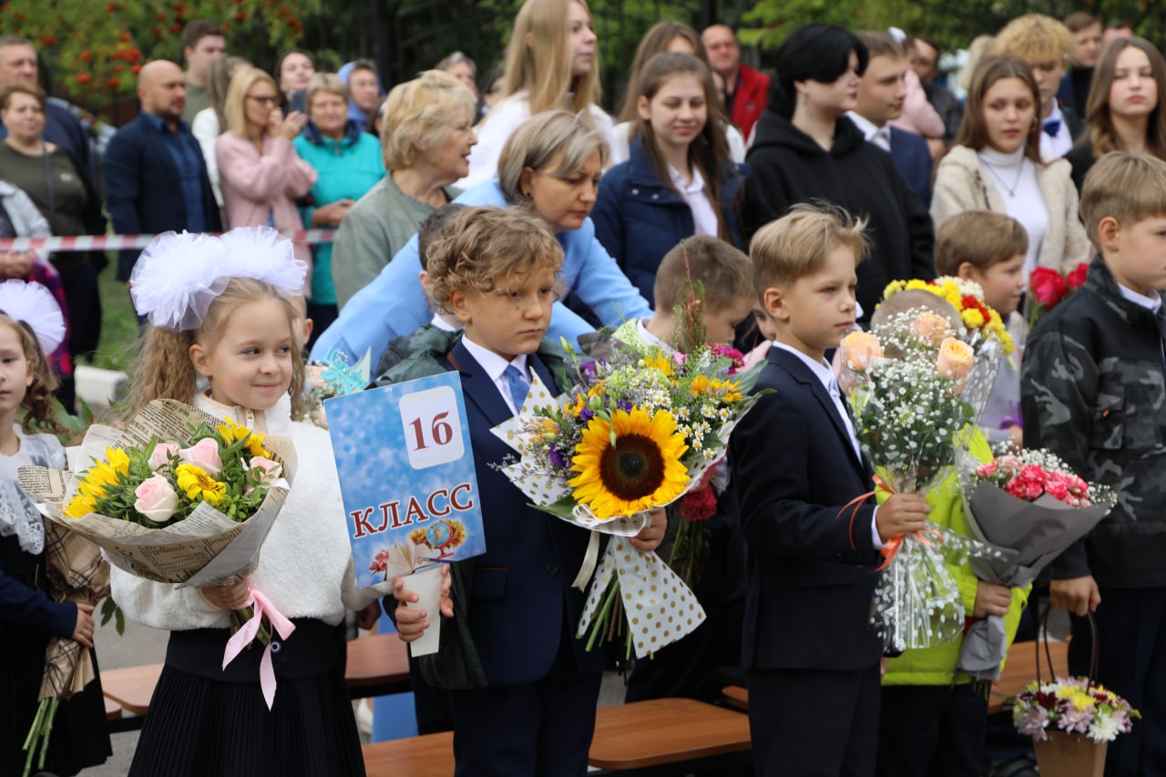 1 сентября 2015 во власихе фото. торжественная линейка открытия года семьи в школе. торжественная линейка открытия года семьи в школе. торжественная линейка открытия года семьи в школе. торжественная линейка открытия года семьи в школе.