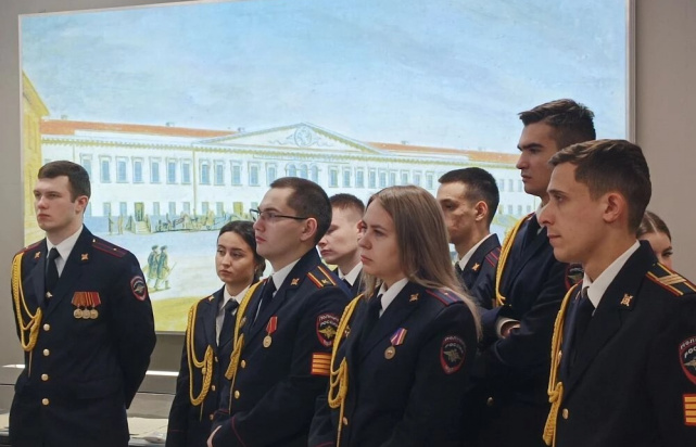 Курсанты Казанского юридического института МВД России посетили Квартал юстиции