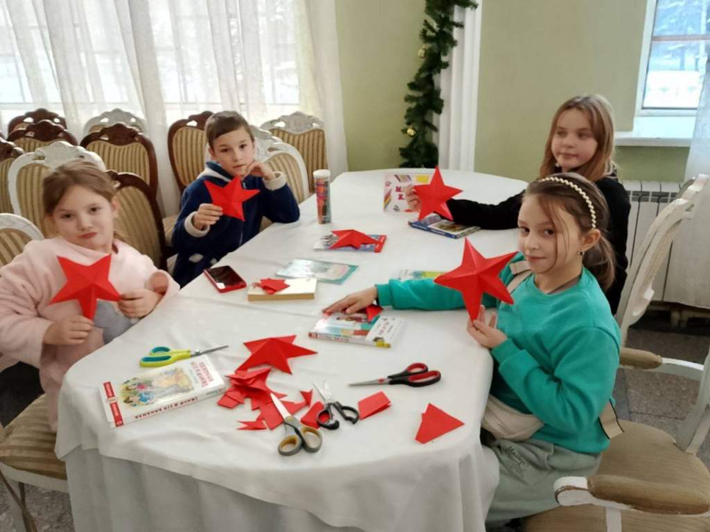 Для детей из курского приграничья провели мастер-класс «Звезда Тимура»