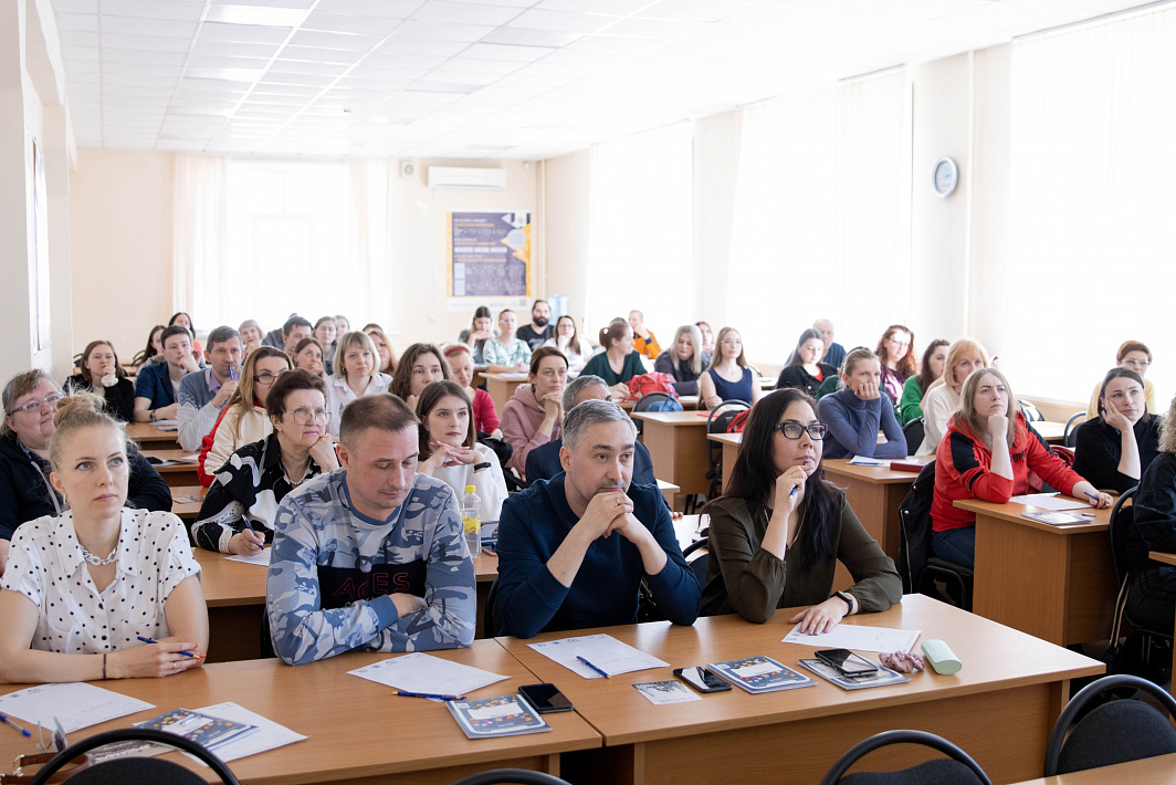 Академия мубинт