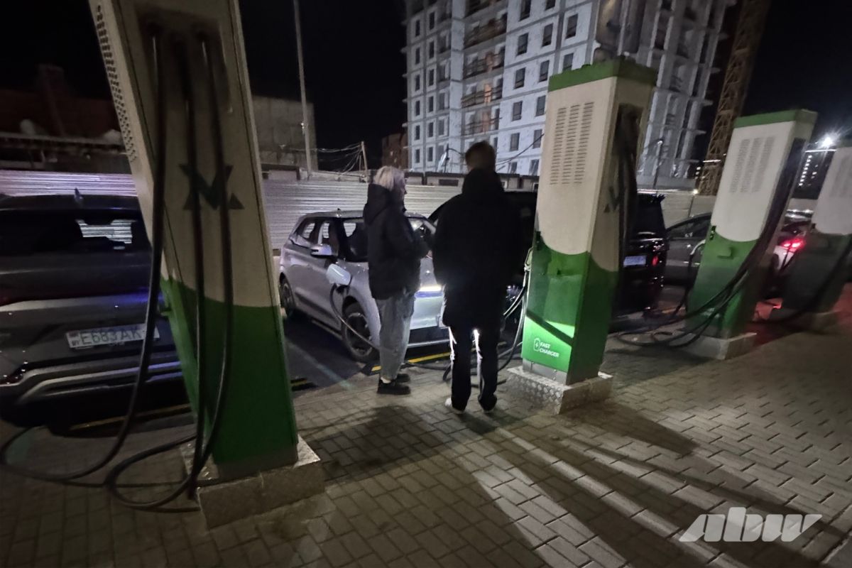 Стресс-тест Dongfeng BOX: сколько зарядок понадобится, чтобы доехать из Минска до Бреста и обратно?