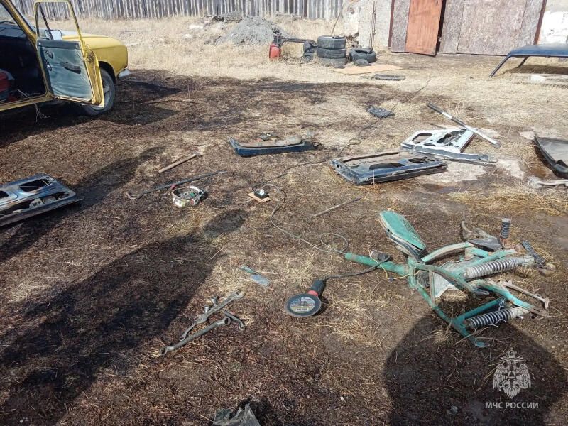 Неосторожное обращение с болгаркой стало причиной двух возгораний сухой травы