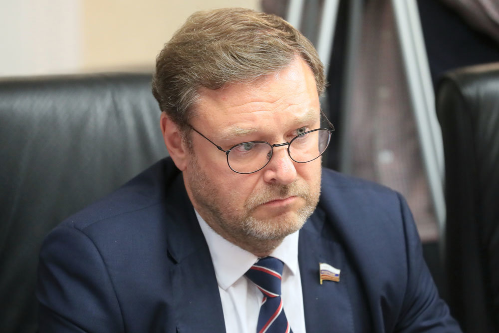 Сенатор Косачев оценил слова Шольца о помощи Украине и нежелании войны