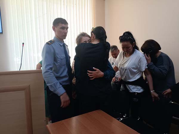 Барристер адвокат. Доказывание в суде. Суд картинки. Родственник судьи. Родственник судьи.