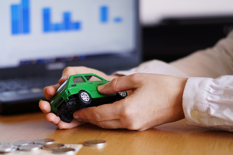 Если в России инвойс нельзя занизить, то в Киргизии таких ограничений нет, следовательно, калькуляция для растаможки идет от суммы, указываемой лицом, импортирующим авто