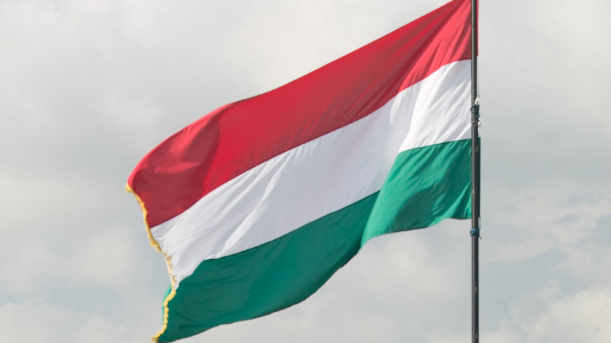 На пост президента Венгрии выдвинули председателя Конституционного суда Шуйока