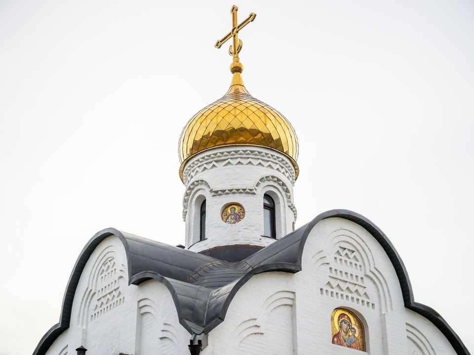 За себя любимого: можно ли поставить свечку за свое здравие — резкий ответ священника