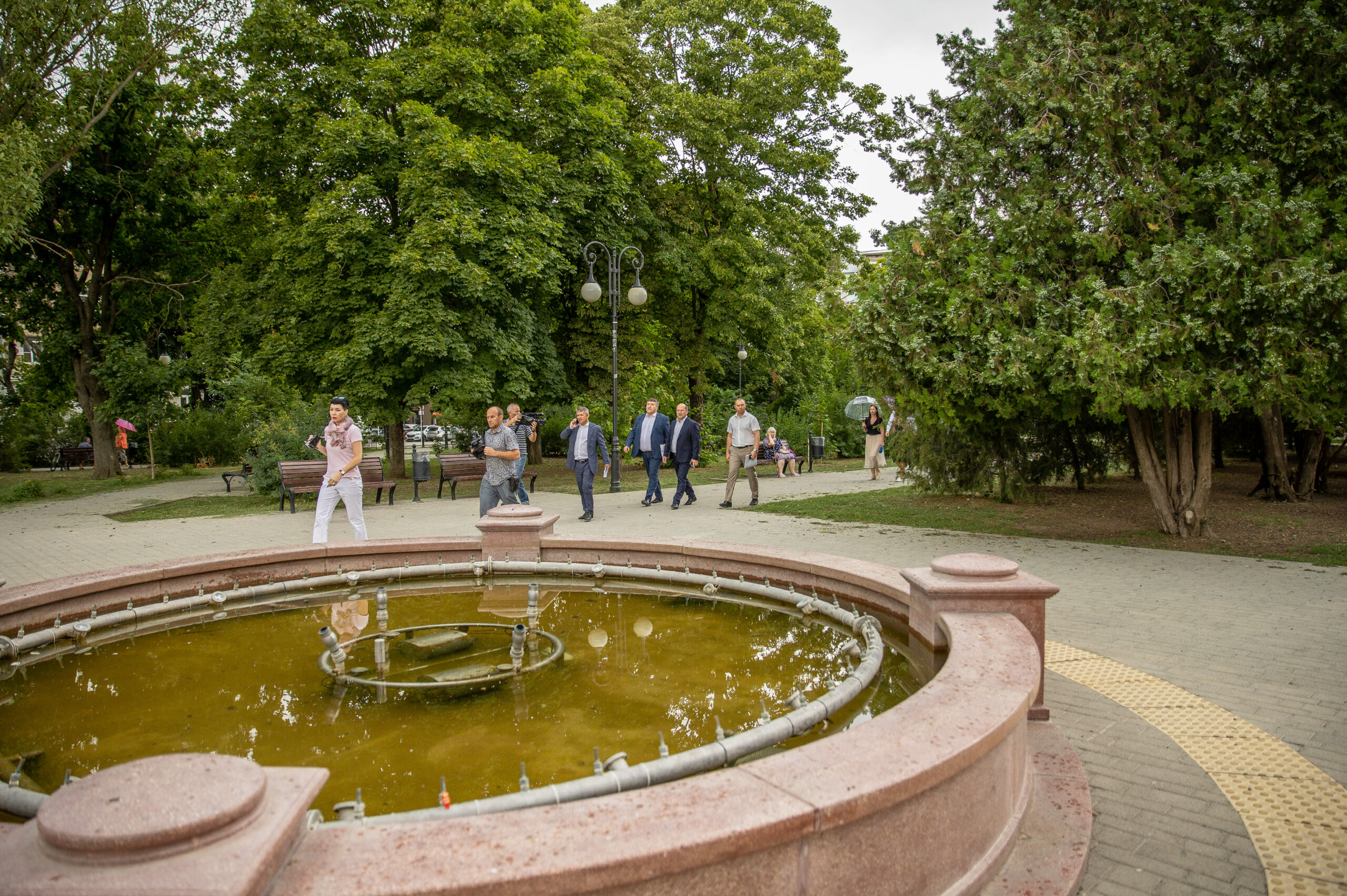 октябрьская площадь в минске