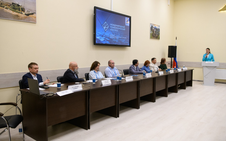 Вендорские сертификации ИТ-специалистов: итоги дискуссии МТК-2025