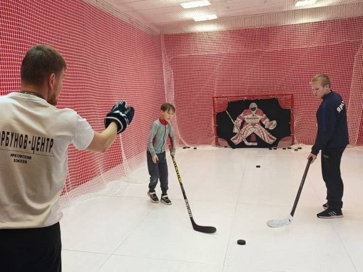 В Ярковском районе открыли зал хоккейной подготовки