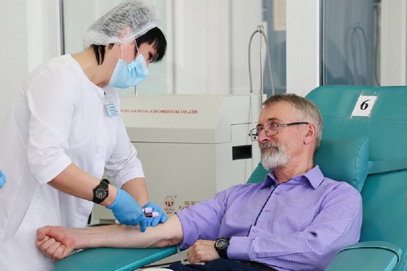 В Кировской области главврачи сдали кровь для пациентов