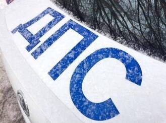 Задачи на торможение. Известно что по дорогам. Машина по дороге. Известно что по дорогам. 90 км длина чего.