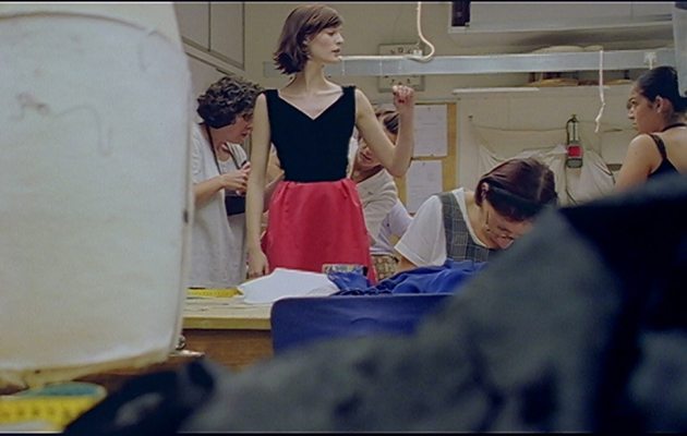 В кинотеатре «Аврора» началась ретроспектива документальных фильмов о культовых дизайнерах под названием «Кино и мода: искусство быть легендой»