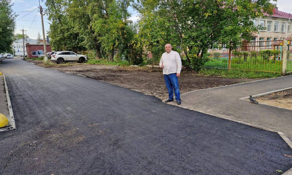 В Омске обновили тротуары на четырёх улицах при поддержке «Единой России»