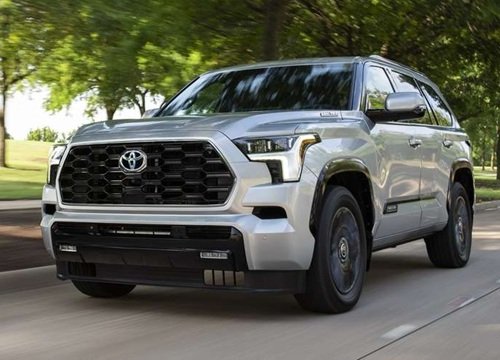 В Россию привезли японские Toyota Sequoia за 11 миллионов рублей