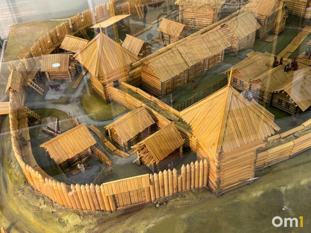В Краеведческом музее открылась выставка знаковых предметов Омска
