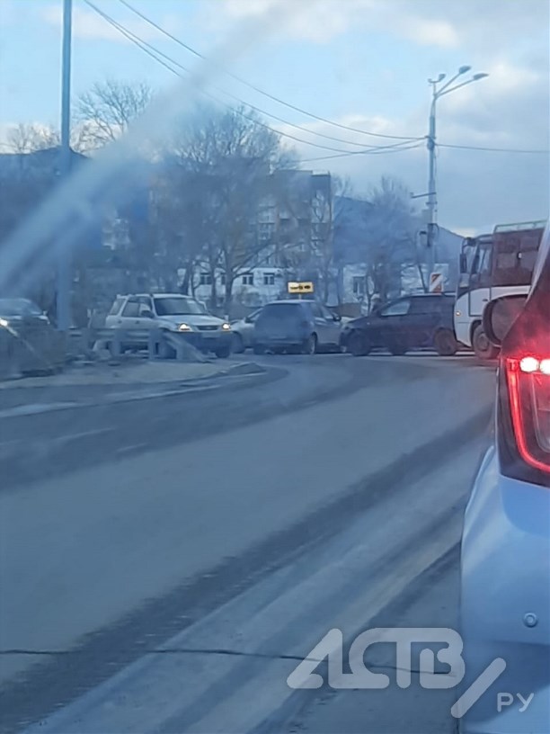 водитель автомобиля проехал на красный свет приведите один пример когда за последствия данного вида