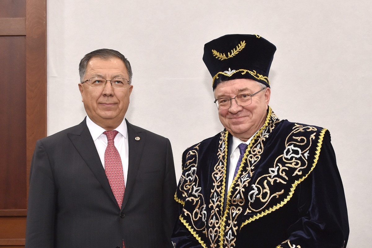 Андрей Рудской удостоен звания Почётного профессора Казахского национального университета имени аль-Фараби 