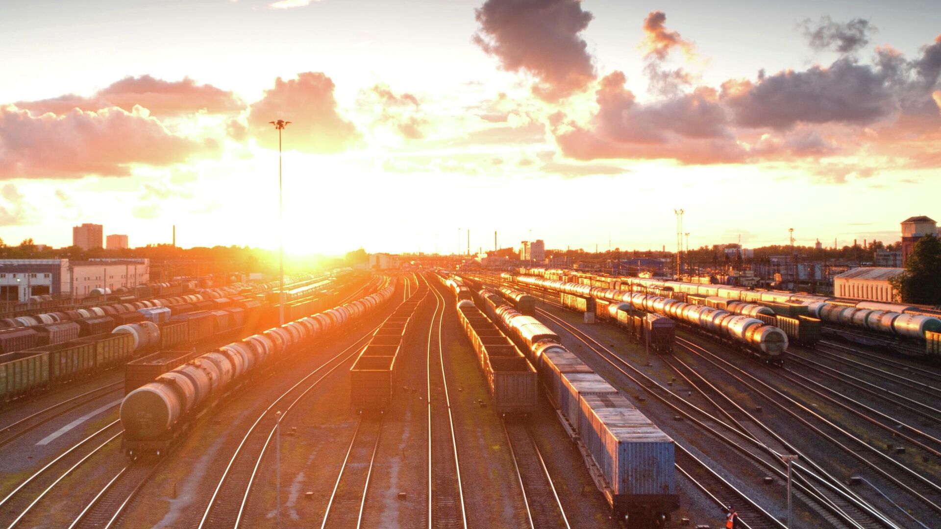 Железная дорога, иллюстративное фото - Sputnik Узбекистан, 1920, 20.05.2025