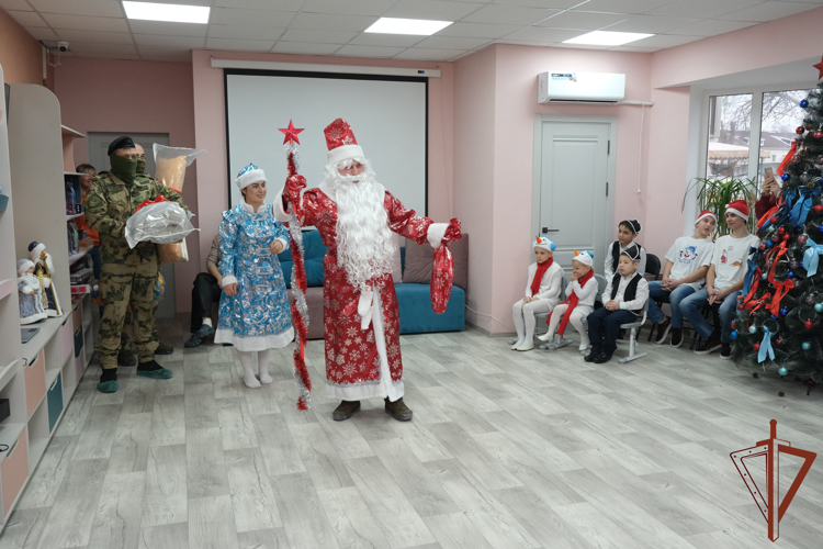 Росгвардия организовала новогодний телемост между Луганском и Хабаровском